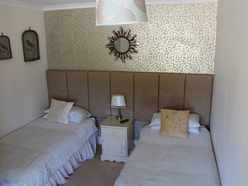 Laurels Guesthouse ويتني المظهر الخارجي الصورة
